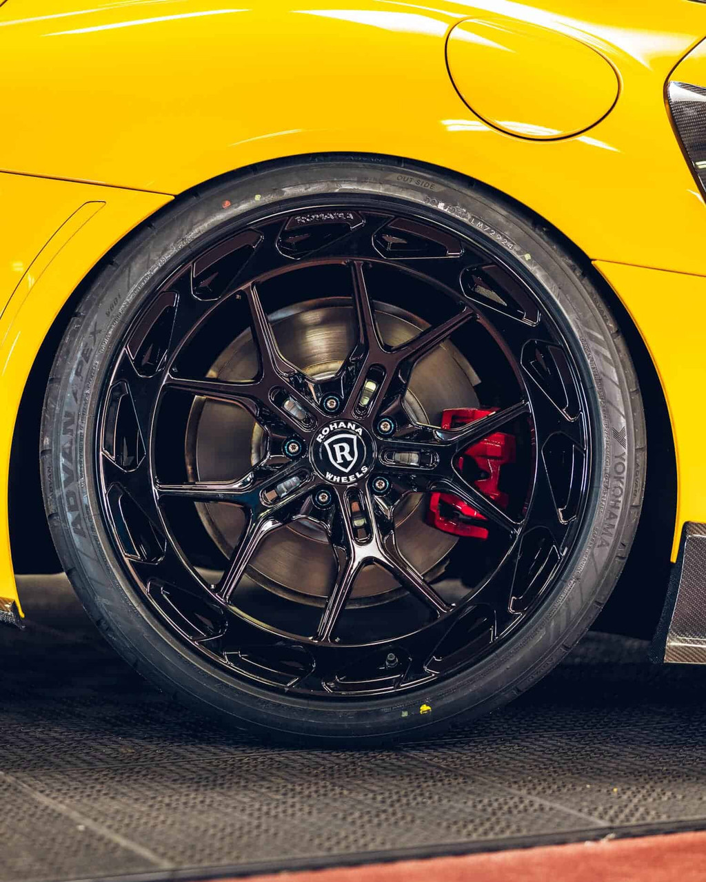 Rohana RFX19 5x114.3 20x11 +48 Gloss Black - Threepieceus