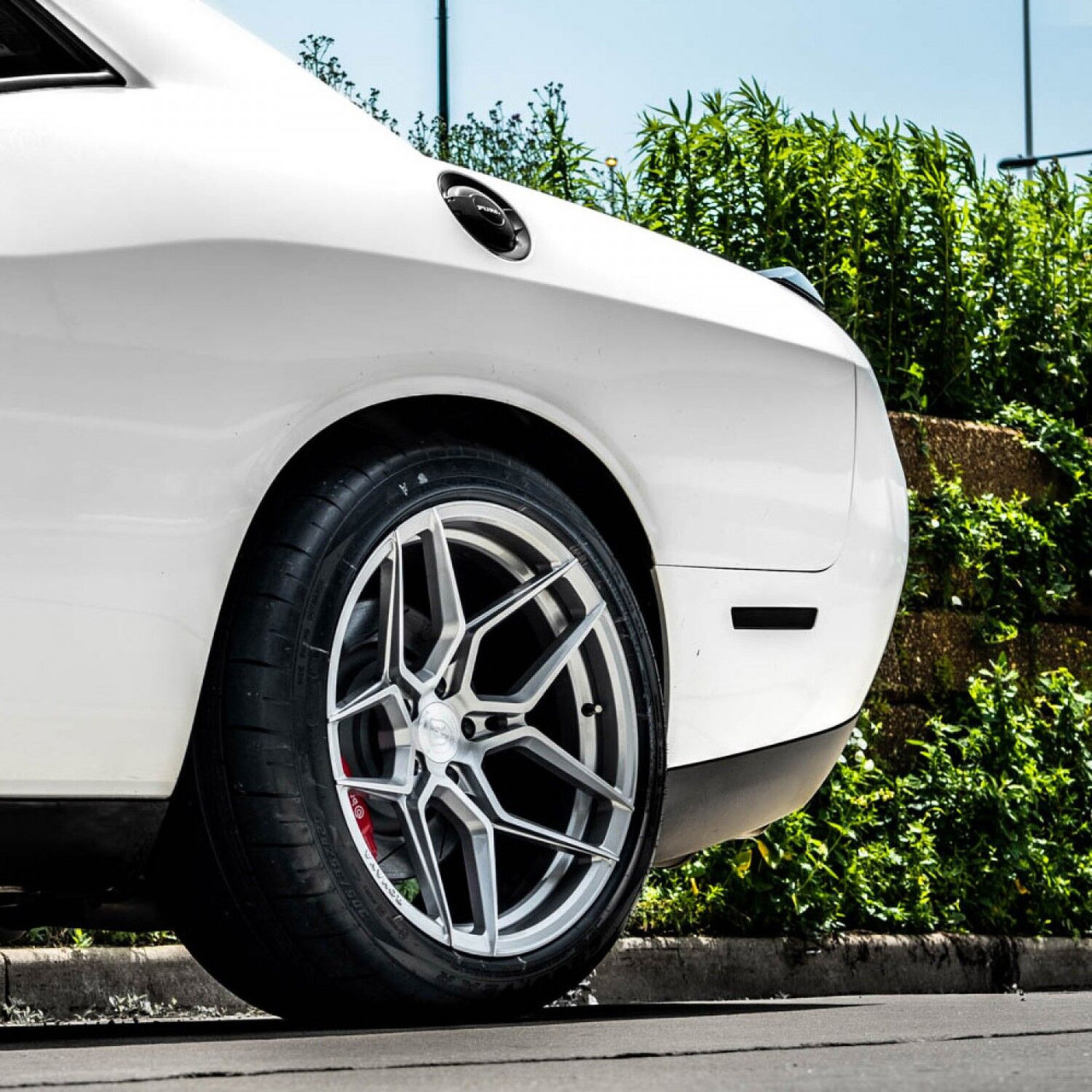 Rohana RFX11 5x112 20x8.5+30 Gloss Black | ThreePiece.us