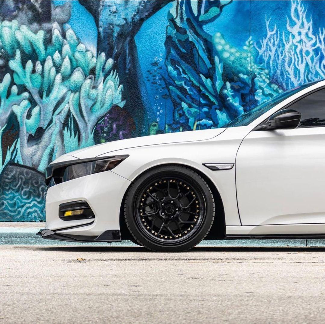 Aodhan DS01 5x100 18x9.5+35 Gloss Black W | ThreePiece.us