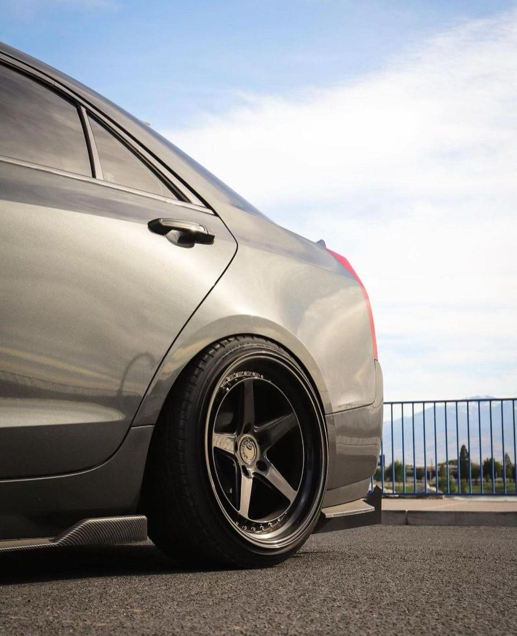 Aodhan DS05 5x114.3 18x9.5+30 Gloss Black W | ThreePiece.us