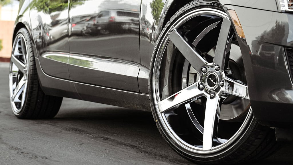 Strada Perfetto 5x114.3 24x9 +40 Chrome | ThreePiece.us