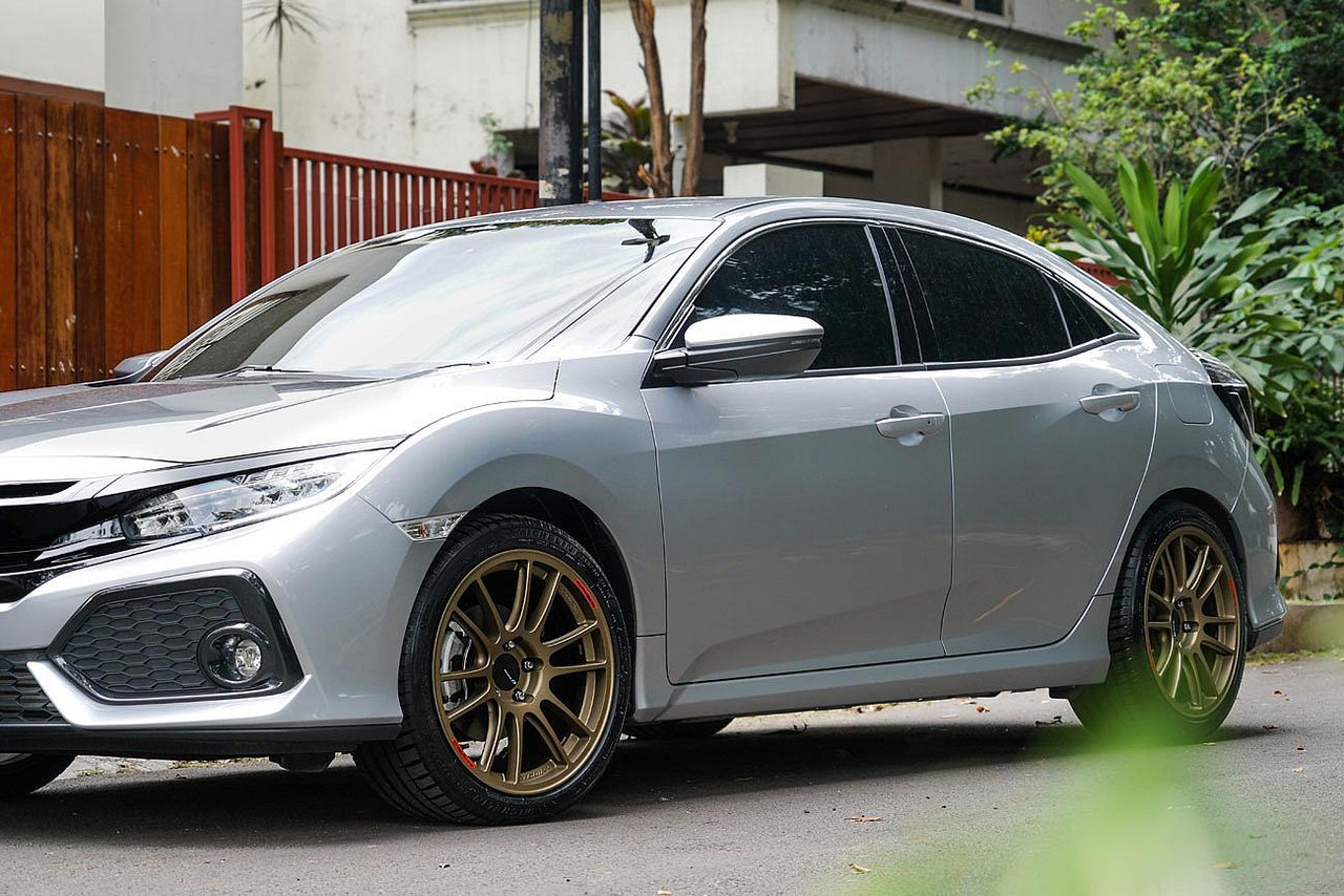 Enkei GTC01RR 5x100 18x8.5+42 Titanium Gold | ThreePiece.us