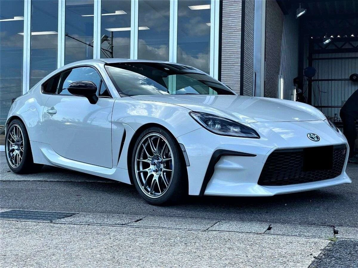 Enkei GTC02 5x100 18x9+42 Hyper Silver | ThreePiece.us