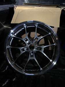 Volk Racing G025LC 5x112 20x9.5+35 Gloss Black / Rim DC