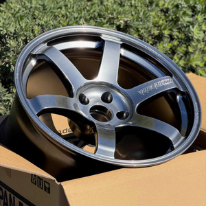Volk Racing TE37 SAGA S-PLUS 5x114.3 18x10.5+15 Shining Light Metal