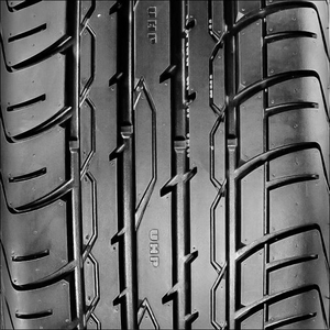 Zenna ARGUS-UHP 245/40R19