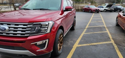 Ford Expedition Wheel & Tire Fitment 2018-2024 (U553)