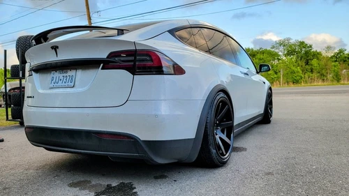 Tesla Model X Wheel & Tire Fitment (2016-2026): Sizes & Offsets