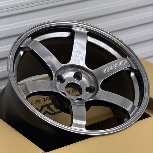 Volk Racing TE37 SAGA S-PLUS 5x114.3 18x9.5+22 Shining Light Metal
