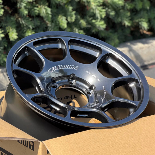 Volk Racing ZE40X 6x135 17x8.5+0 Shining Black Metal - Threepieceus