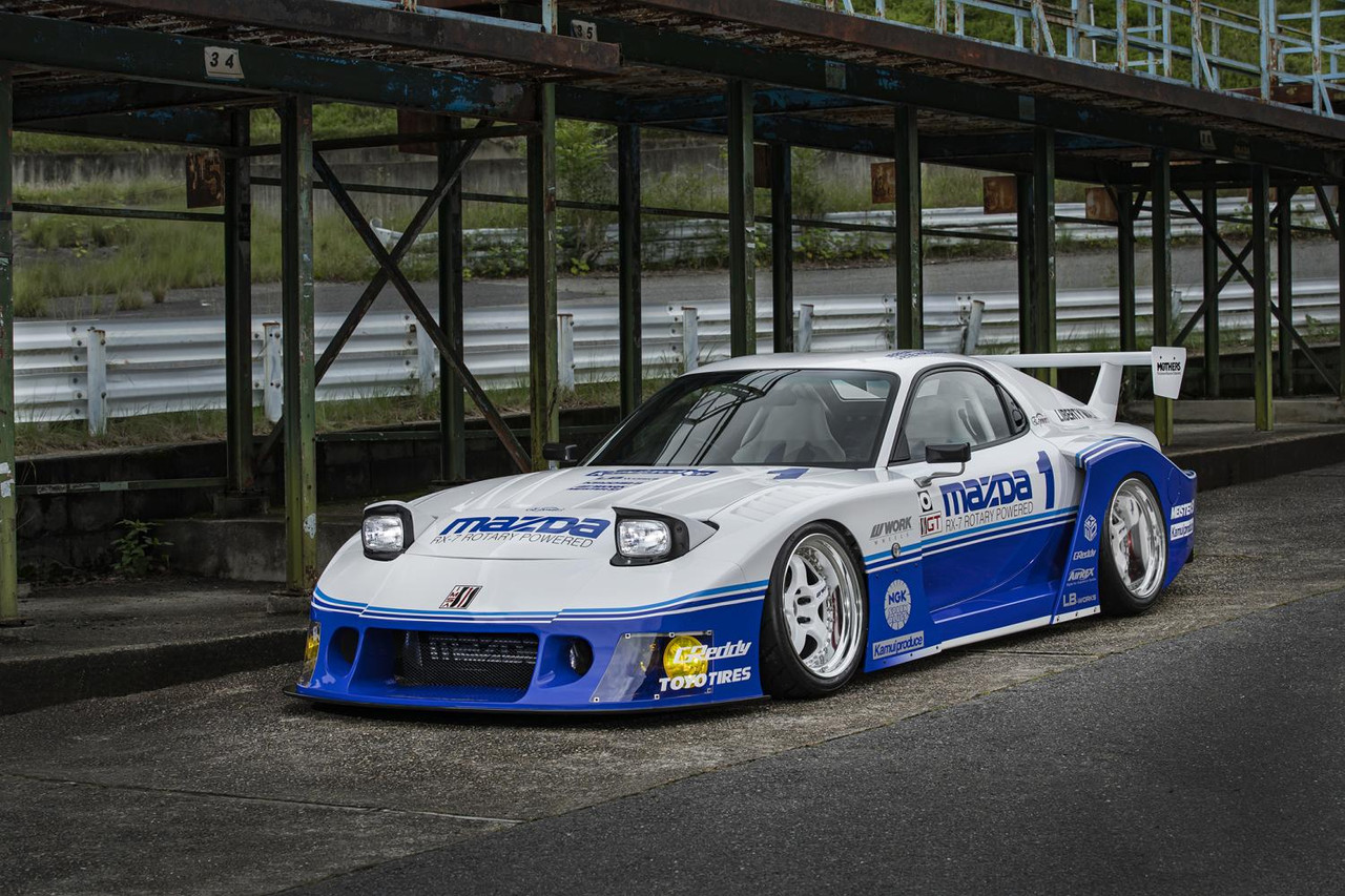 Mazda RX-7 with Work Meister S1 3P White Wheels