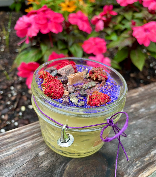 Salem Beeswax Wood Wick Candle- Salem is for connecting to the Salem Witch Trials in Salem, Massachusettes. This candle is meant to honor the people who lost their lives accused of witchcraft. The Salem Witch Trials took place from 1962- 1963 and 20 people lost their lives. 



The essential oils in this candle are lavender, ylang ylang, sandalwood, patchouli, and mugwort. It is topped with pomegranate flowers, dragons blood resin, and peacock ore. Dreamer Apothecary