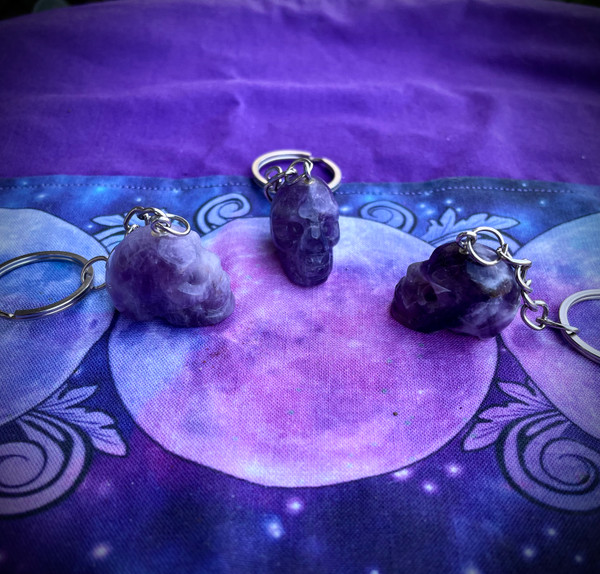 Amethyst Skull Key Chain - Dreamer apothecary