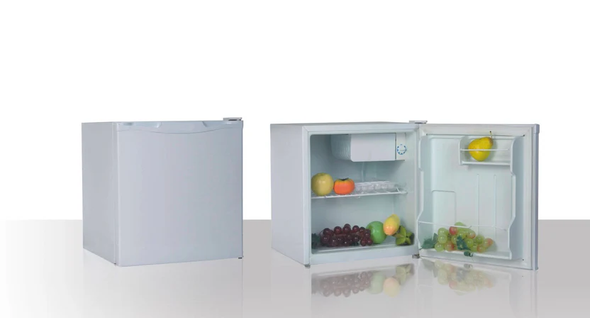 Powerpoint, P450TTIBLMW-E, Table Top Fridge with Ice Box, White