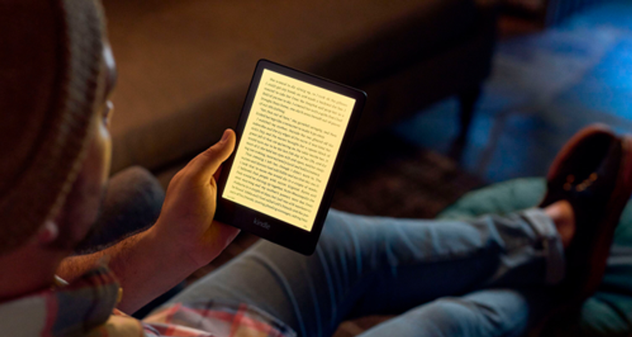 Amazon - Kindle Paperwhite (16 GB) – Now with a 6.8" display and adjustable warm light - 2022 - Black