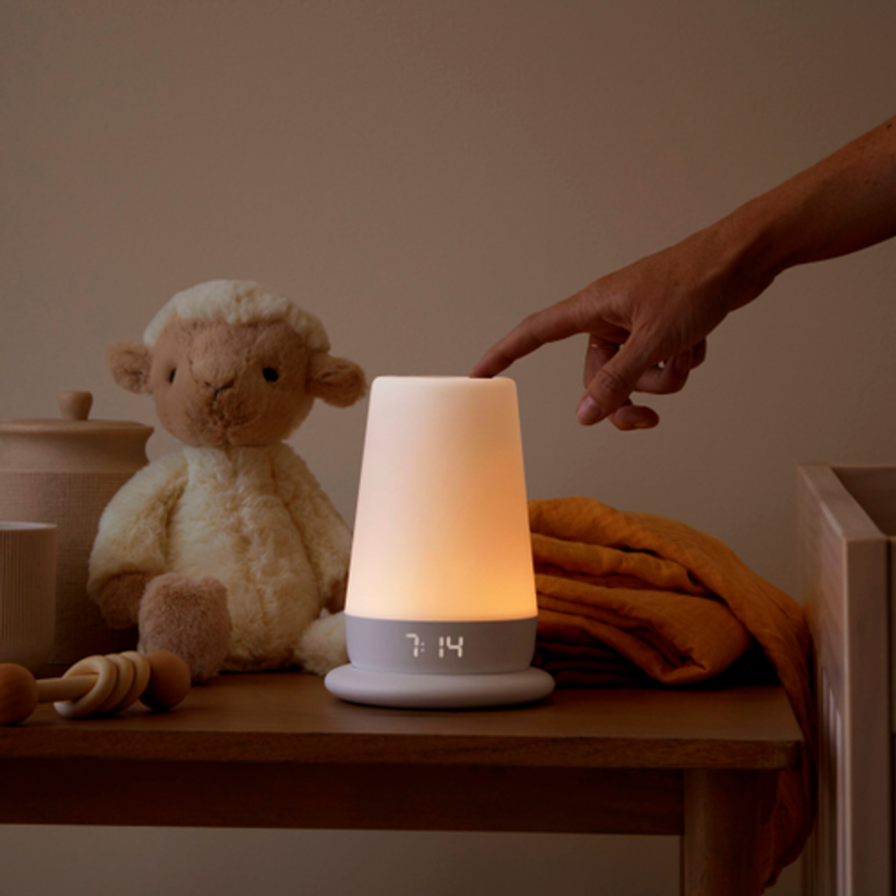 Hatch - Rest+ 2nd Gen All-in-one Sleep Assistant, Nightlight & Sound Machine with Back-up Battery - White