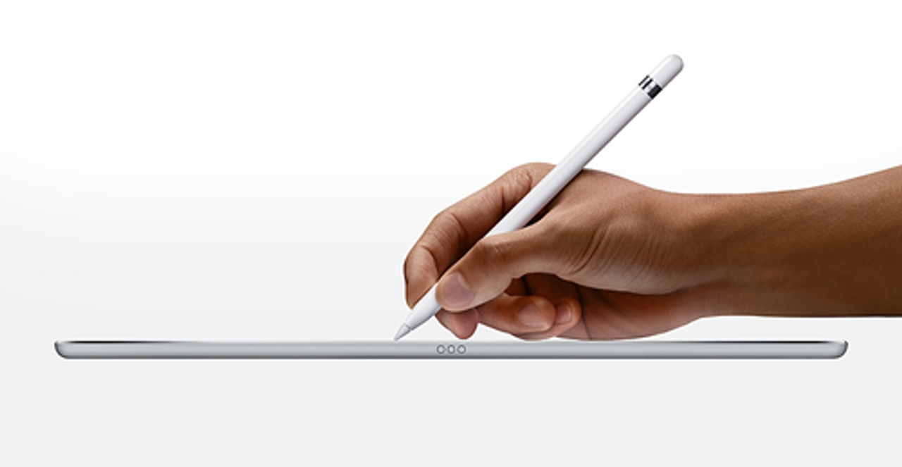 Apple Pencil (1st Generation) with USB-C to Pencil Adapter - White