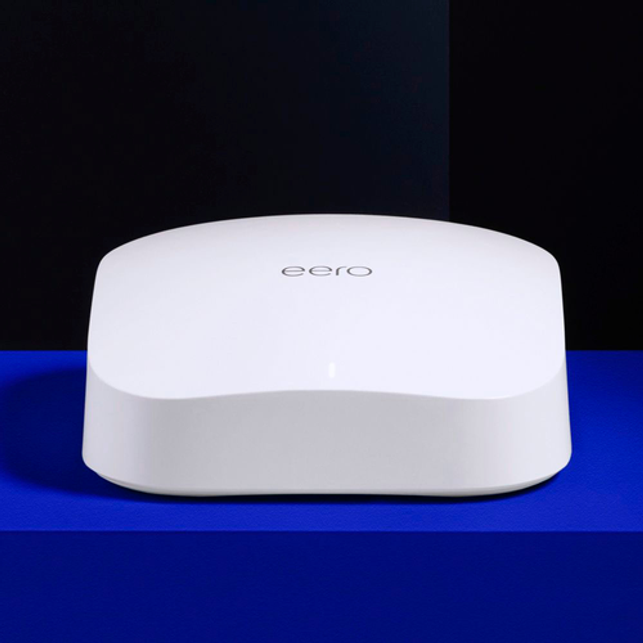 Certified Refurbished Amazon eero Pro 6 tri-band mesh Wi-Fi 6 router - White