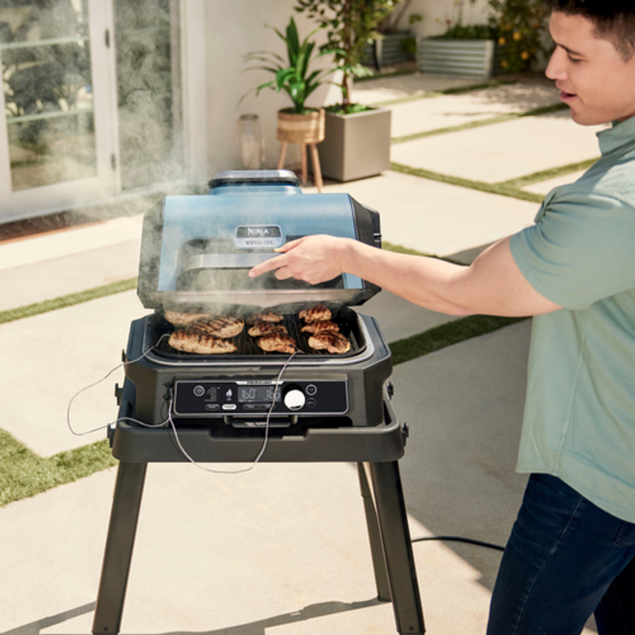 Ninja - Woodfire ProConnect Premium XL Outdoor 7-in-1 Grill & Smoker, App Enabled, Air Fryer, 2 Built-In Thermometers - Blue
