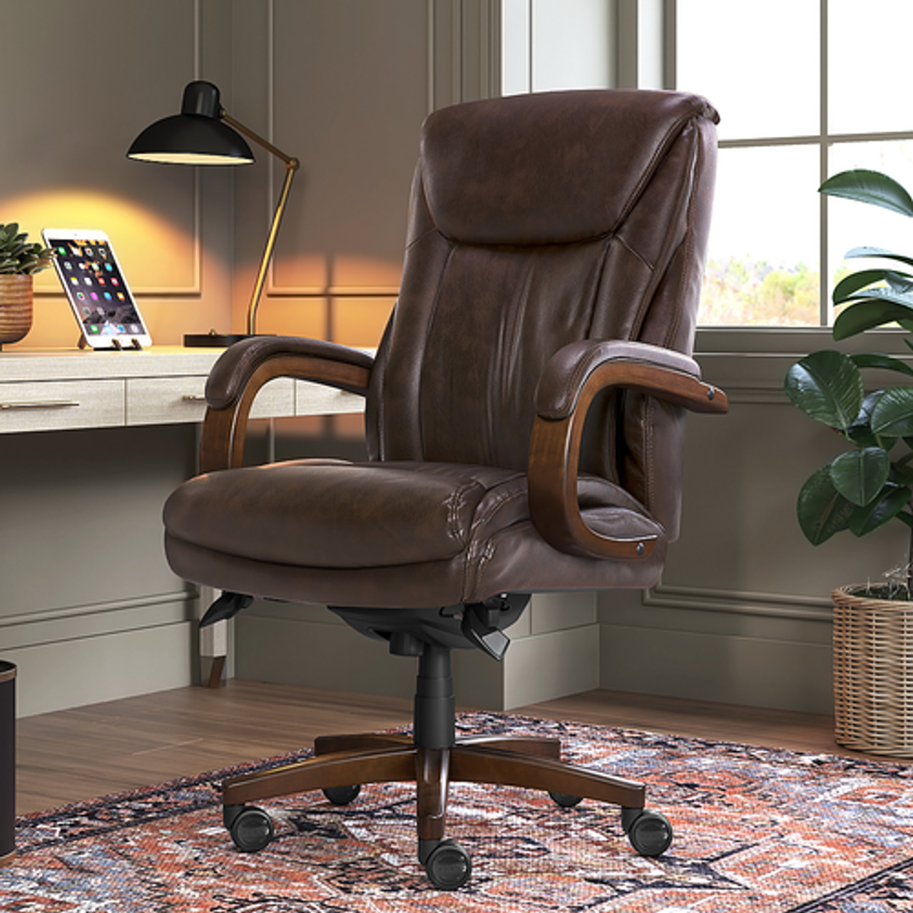 La-Z-Boy - Big & Tall Bonded Leather Executive Chair - Coffee Brown