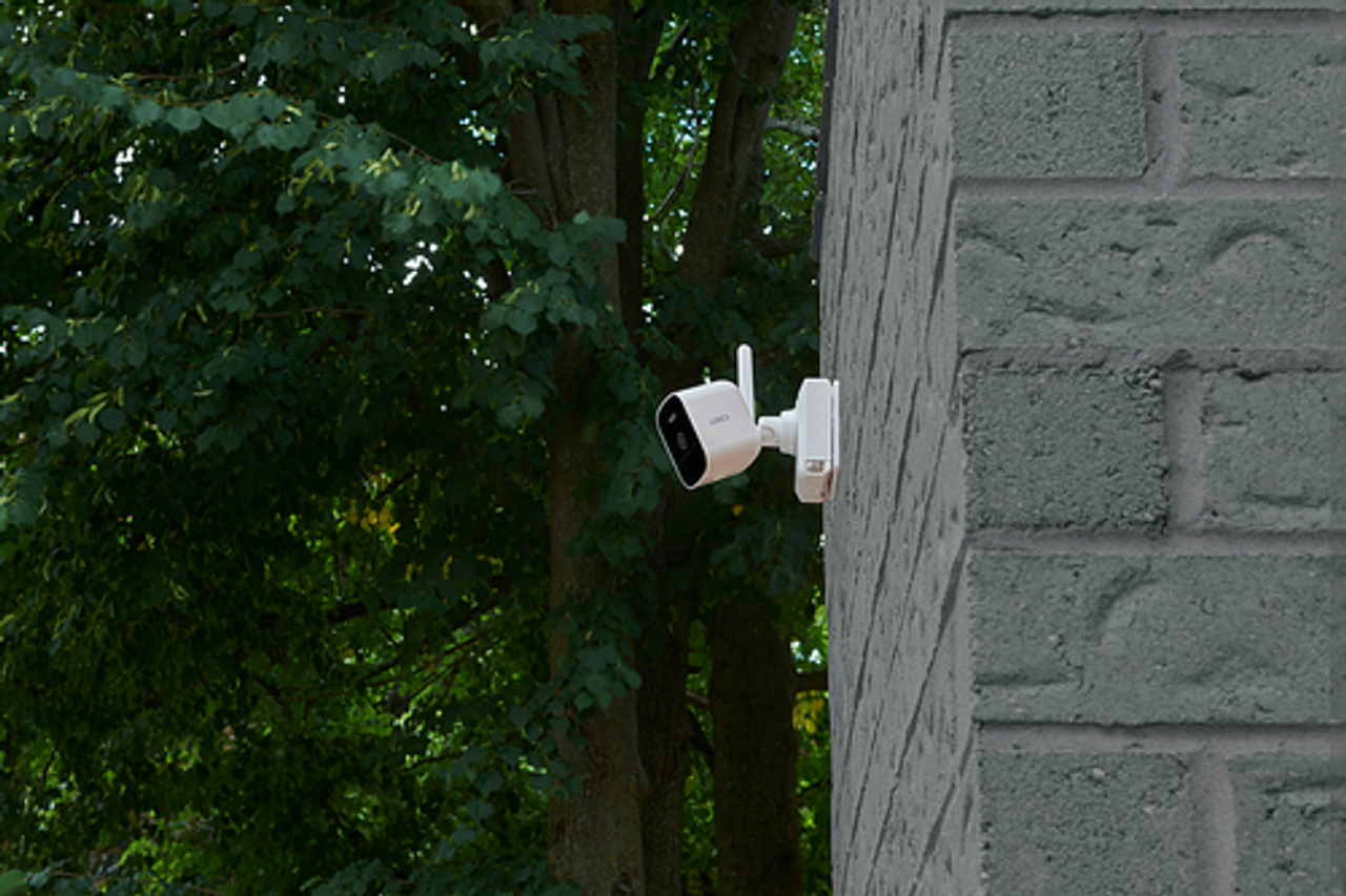 Lorex - Add_On Outdoor Wire-Free 4K Security Camera - White