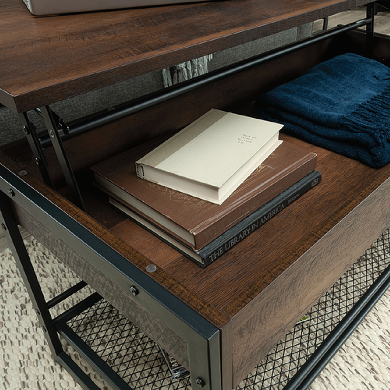 Sauder - Briarbrook  Lift Top Coffee Table Bo - Barrel Oak