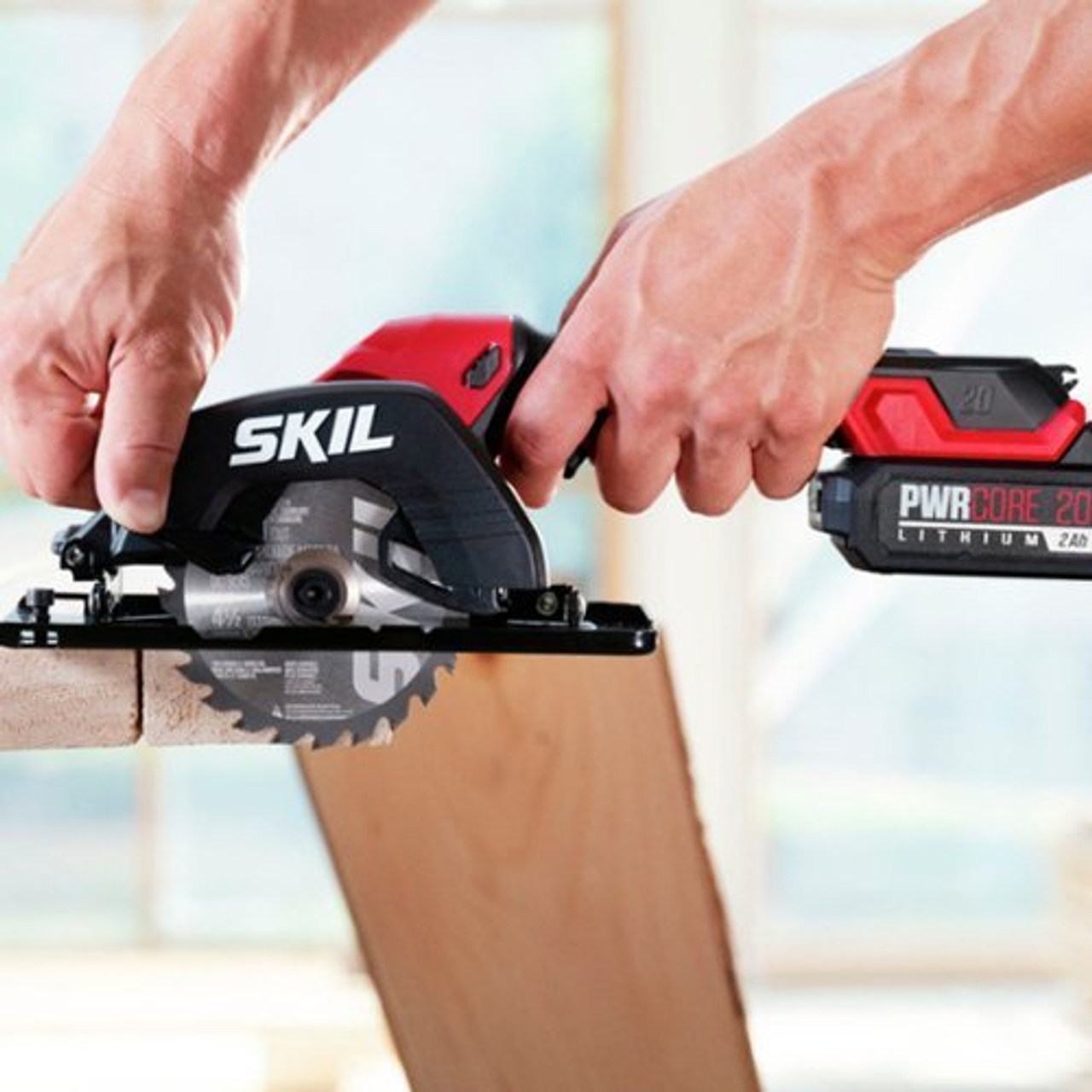 SKIL PWR CORE 20 Brushless 4-1/2 IN Comp Circ Saw Kit - Black/Red