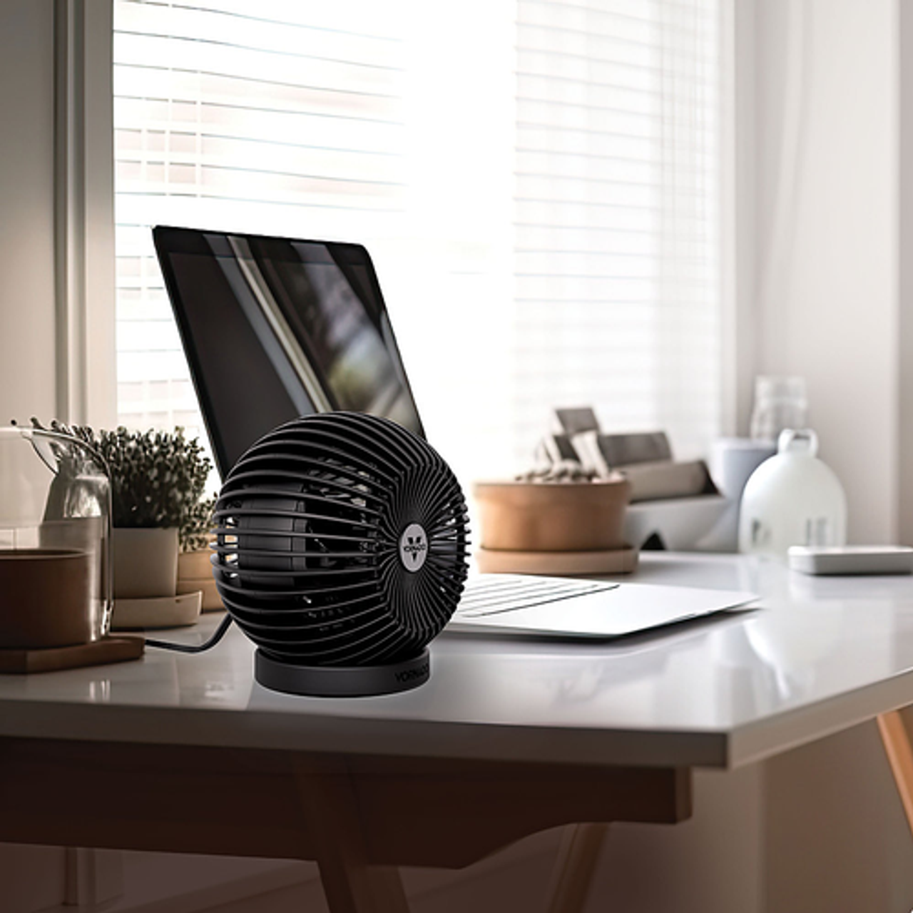 Vornado - Sphere Desk Fan - Black