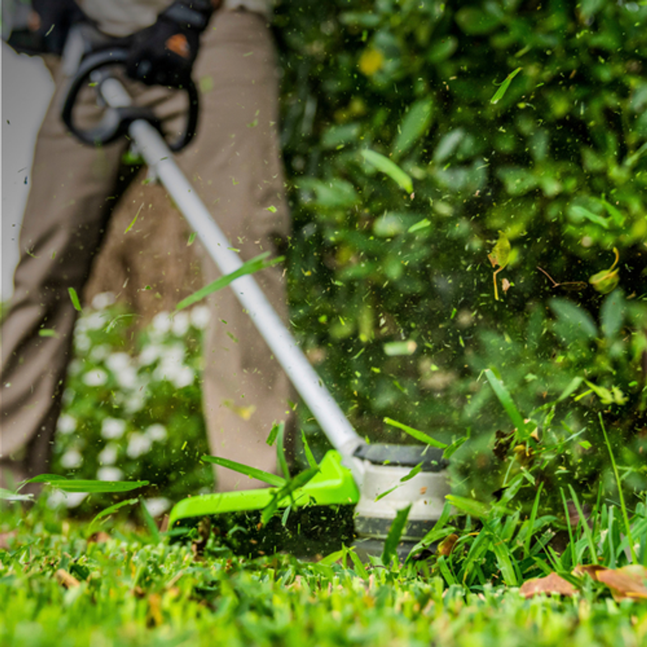 Greenworks - Refurbished 80V 16" Cutting Diameter Brushless Straight Shaft Grass Trimmer 2.0 Ah Battery and Rapid Charger - Green