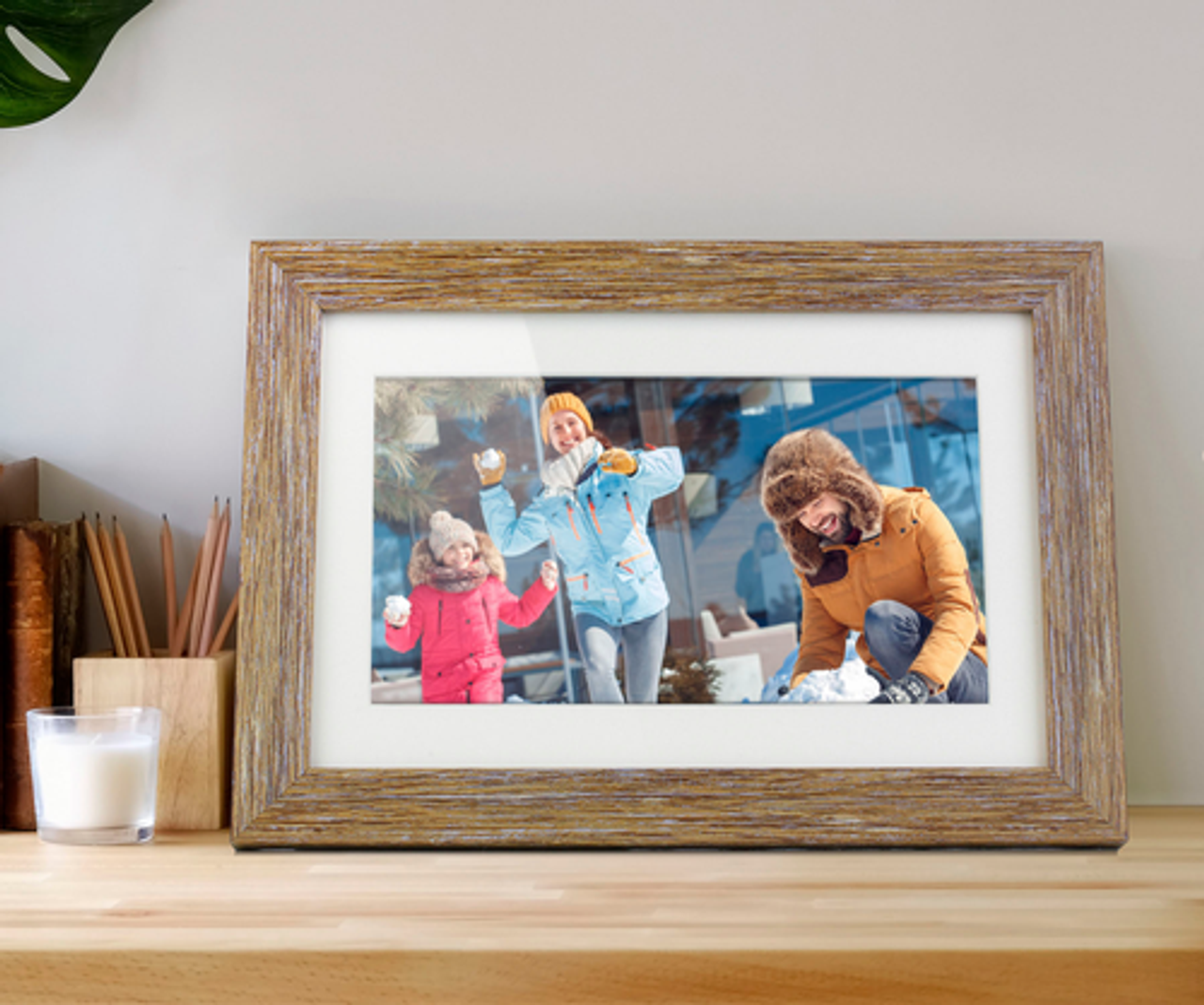 Aluratek - 10" WiFi LCD Touchscreen Distressed Wood Digital Photo Frame with 16GB Memory - Wood