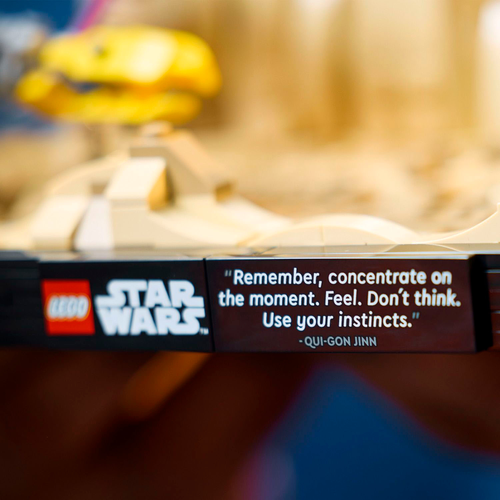 LEGO - Star Wars Mos Espa Podrace Diorama Build and Display Set 75380