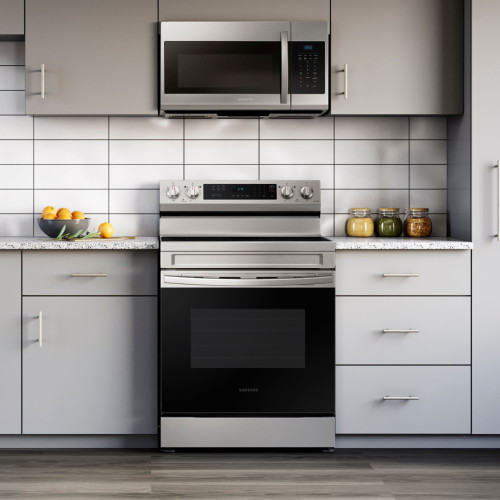 Samsung - 6.3 cu. ft. Freestanding Electric Range with Rapid Boil™, WiFi & Self Clean - Stainless steel