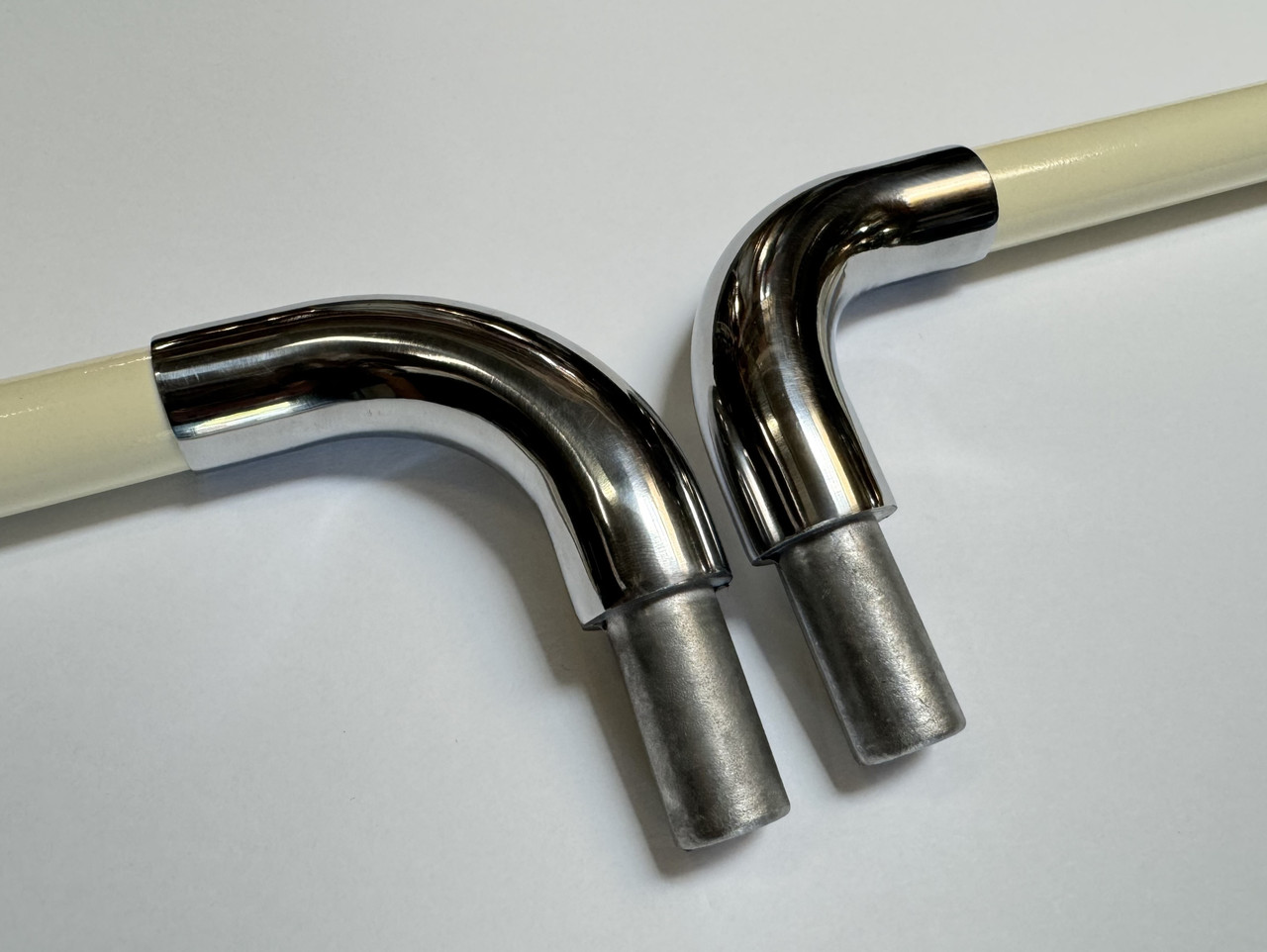 FULL WIDTH MIDDLE SEAT GRAB HANDLE SET; IVORY; BUS -1960