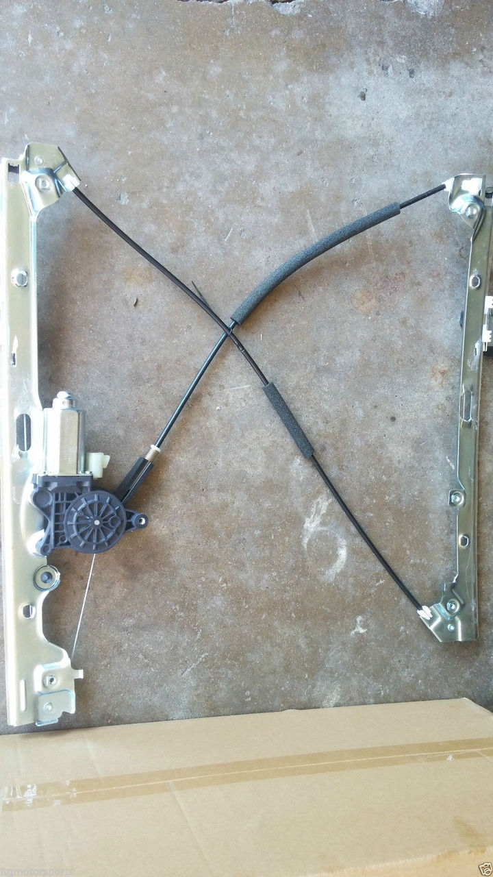 00-06 Cadillac Escalade Front DRIVER LH Side Power Window Regulator Motor