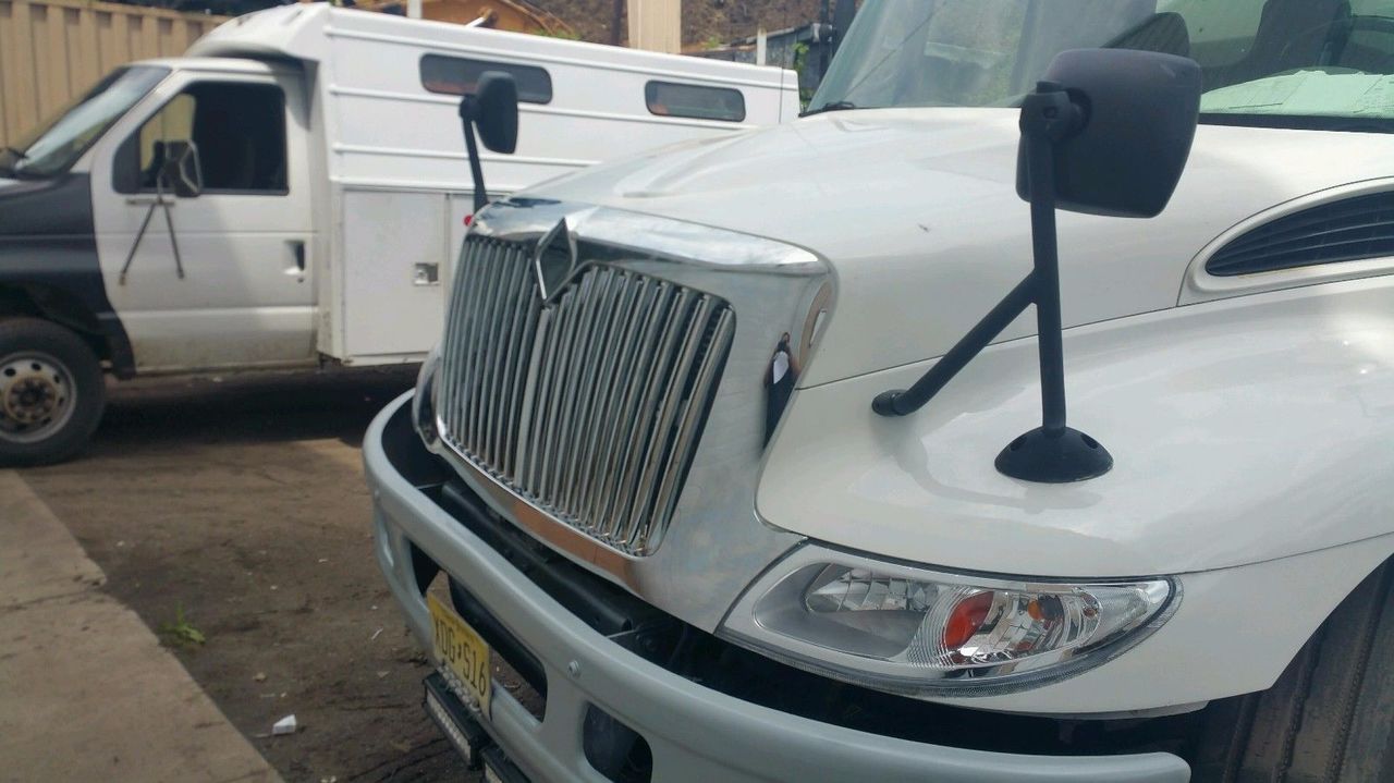 International Durastar 4200 4300 4400 8300 02+ Chrome Front Grille