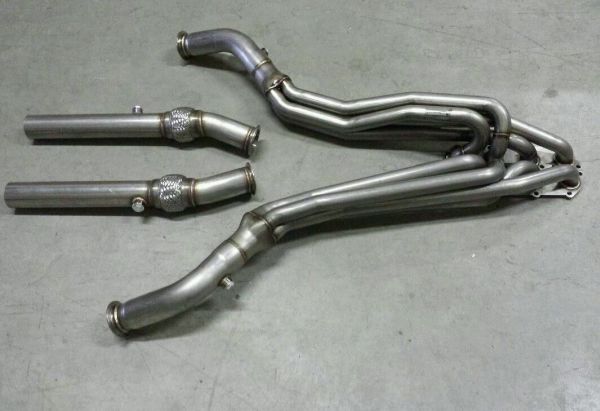 XS-POWER Audi B6 B7 S4 4.2L V8 Long Tube Headers and Downpipes manufactured from premium 304 stainless steel with heavy-duty 12mm thick 321 stainless steel flanges. Designed to improve exhaust flow, reduce restriction, increase throttle response, and deliver an aggressive V8 exhaust note for Audi S4 performance applications.