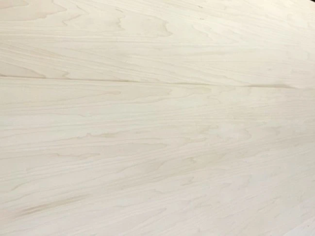 Maple flat-cut wood veneer