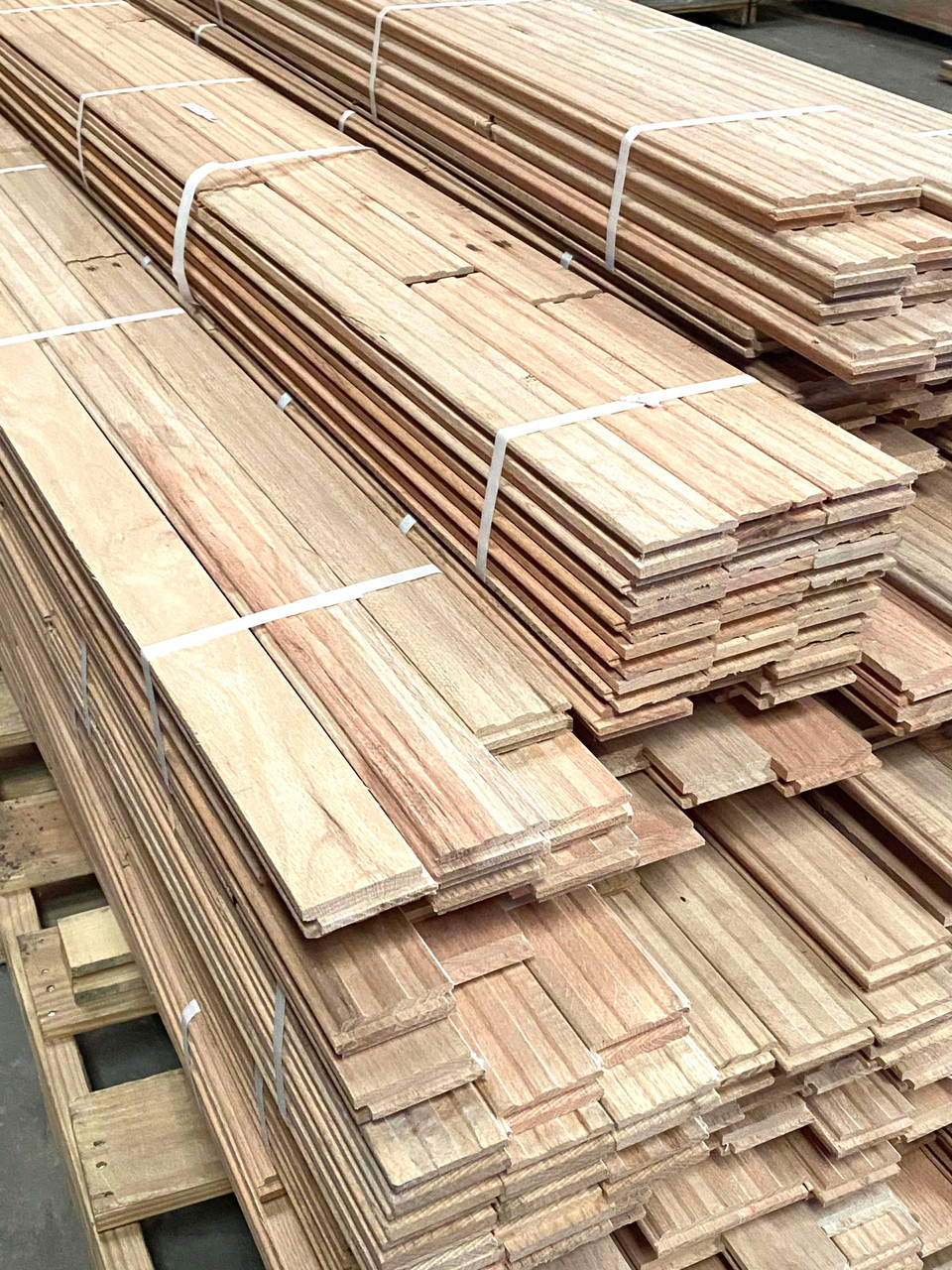 #1 Common Red Oak Flooring  in 19 sqft. bundles