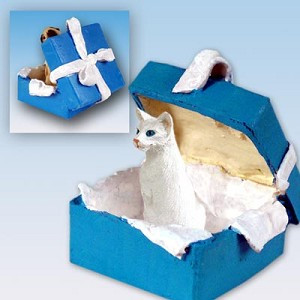 White Oriental Shorthair Cat in Blue Gift Box Christmas Ornament – Hand-Painted Stone Resin