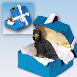 Gift Box Blue Gordon Setter Dog in Blue Gift Box Christmas Ornament – Hand-Painted Stone Resin