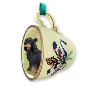 Gordon Setter Dog in Green Holiday Tea Cup Christmas Ornament – Hand-Painted Stone Resin