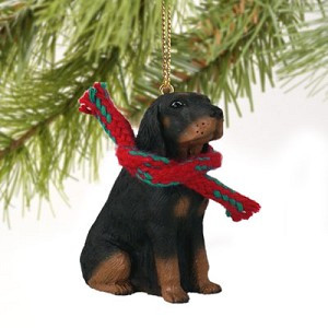 Black & Tan Coonhound Dog Christmas Ornament – Hand-Painted