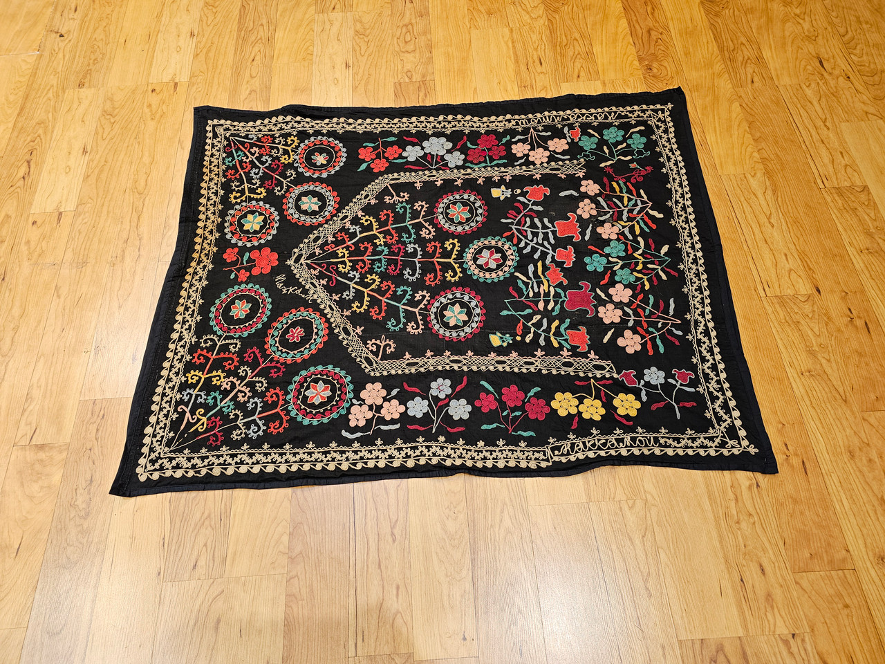 The Persian Knot - Suzani The Persian Knot - Suzani