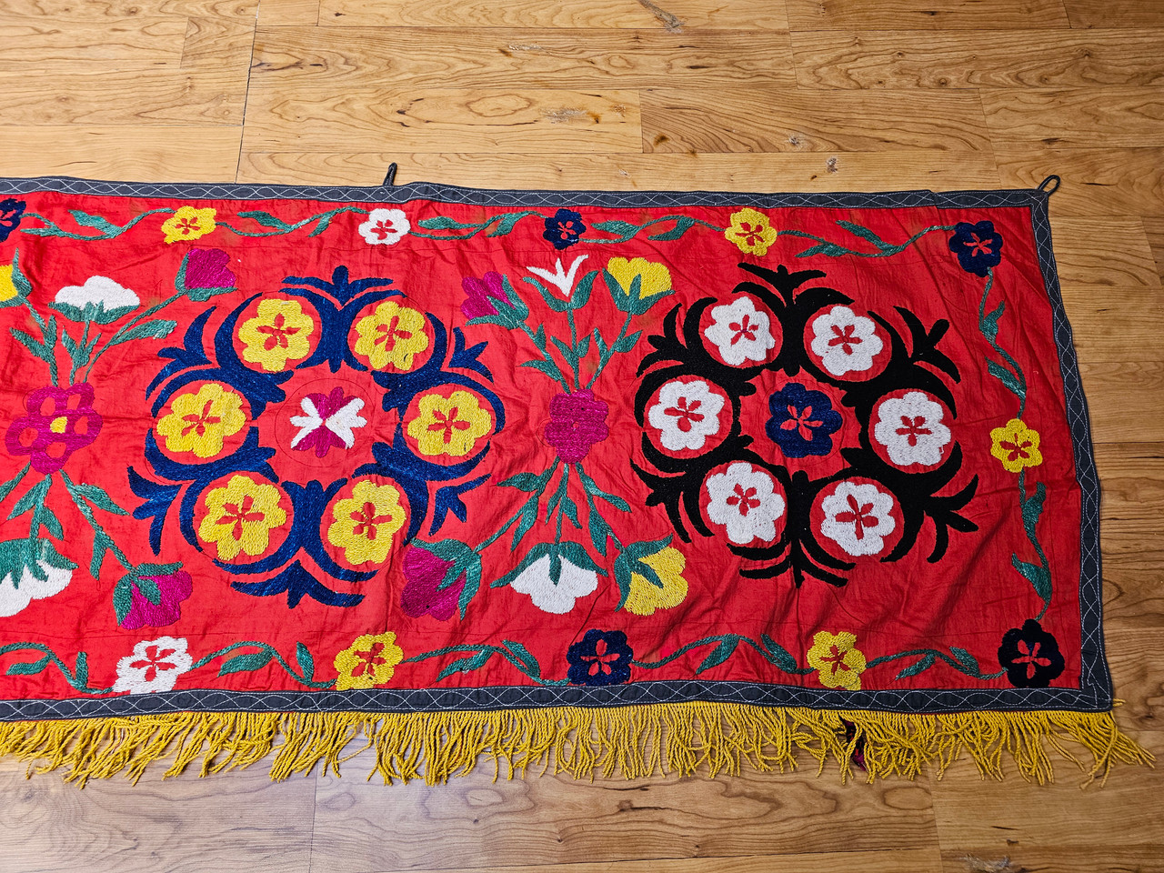 Vintage Uzbek Suzani Silk Embroidery | Handcrafted Central Asia