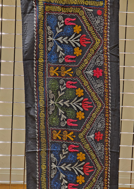 Vintage Uzbek Suzani Silk Embroidery | Handcrafted Central Asia