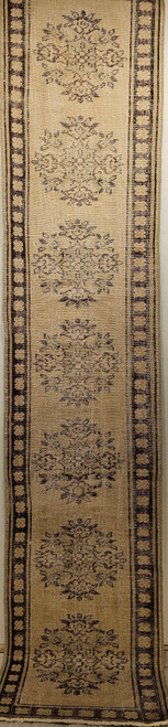 Oushak 1810, 2’ 4” x 10’ 10”, 2nd Quarter of the 1900s