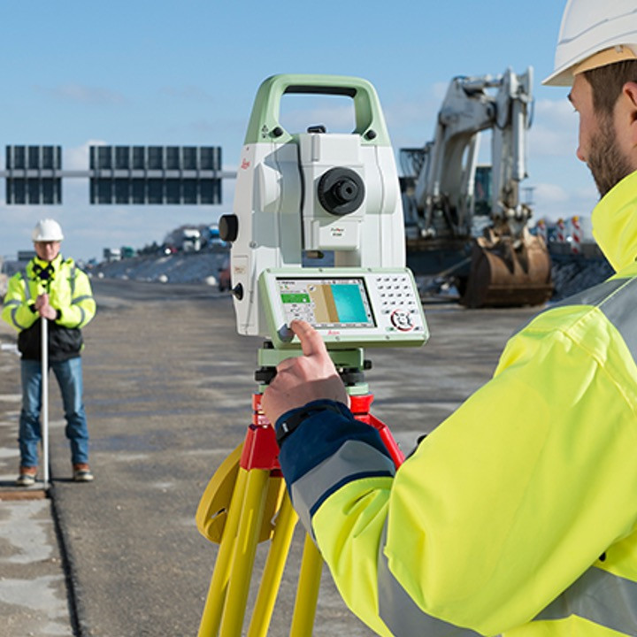 Leica TS13   Robotic Total Station