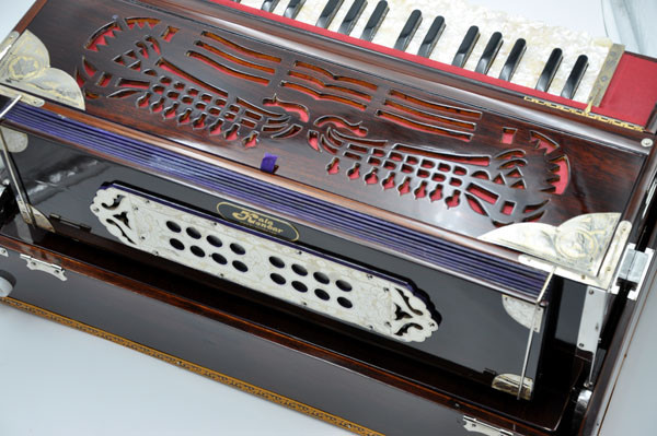 Harmonium Scale Changer 3 Reed PRO Kala Kendar s Music Warehouse