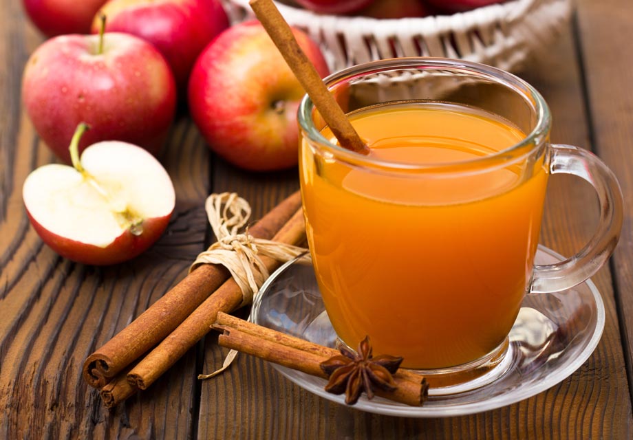 This easy homemade hot apple cider is tasty and nutritious.