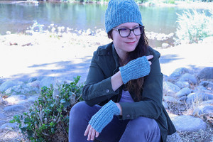 Terra Pines Hat and Mitts set by Amy Gunderson Terra Pines Hat and Mitts set by Amy Gunderson